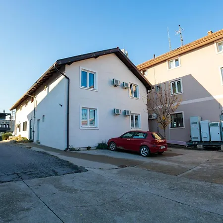 Penzion Vukasinovic - Free Parking