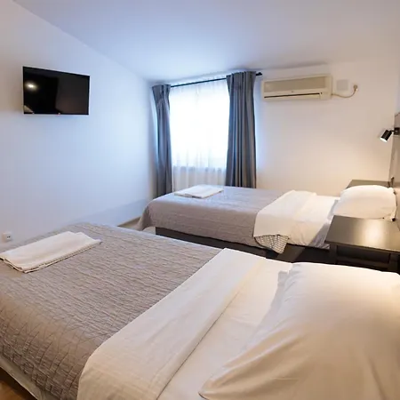 Penzion Vukasinovic - Free Parking