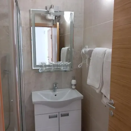 Pensionat Vukasinovic - Free Parking 4*